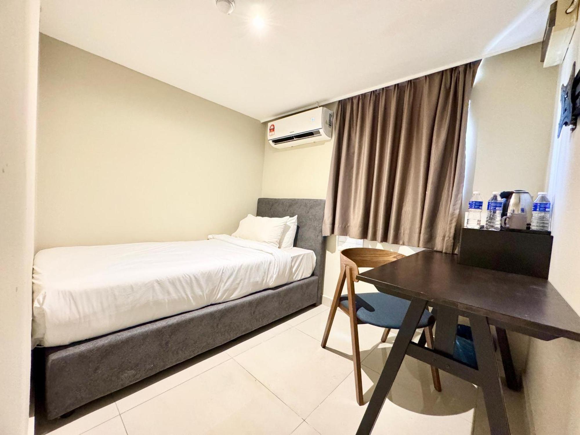 Kingston Hotel 6 - Changkat, Bukit Bintang Куала-Лумпур Екстер'єр фото