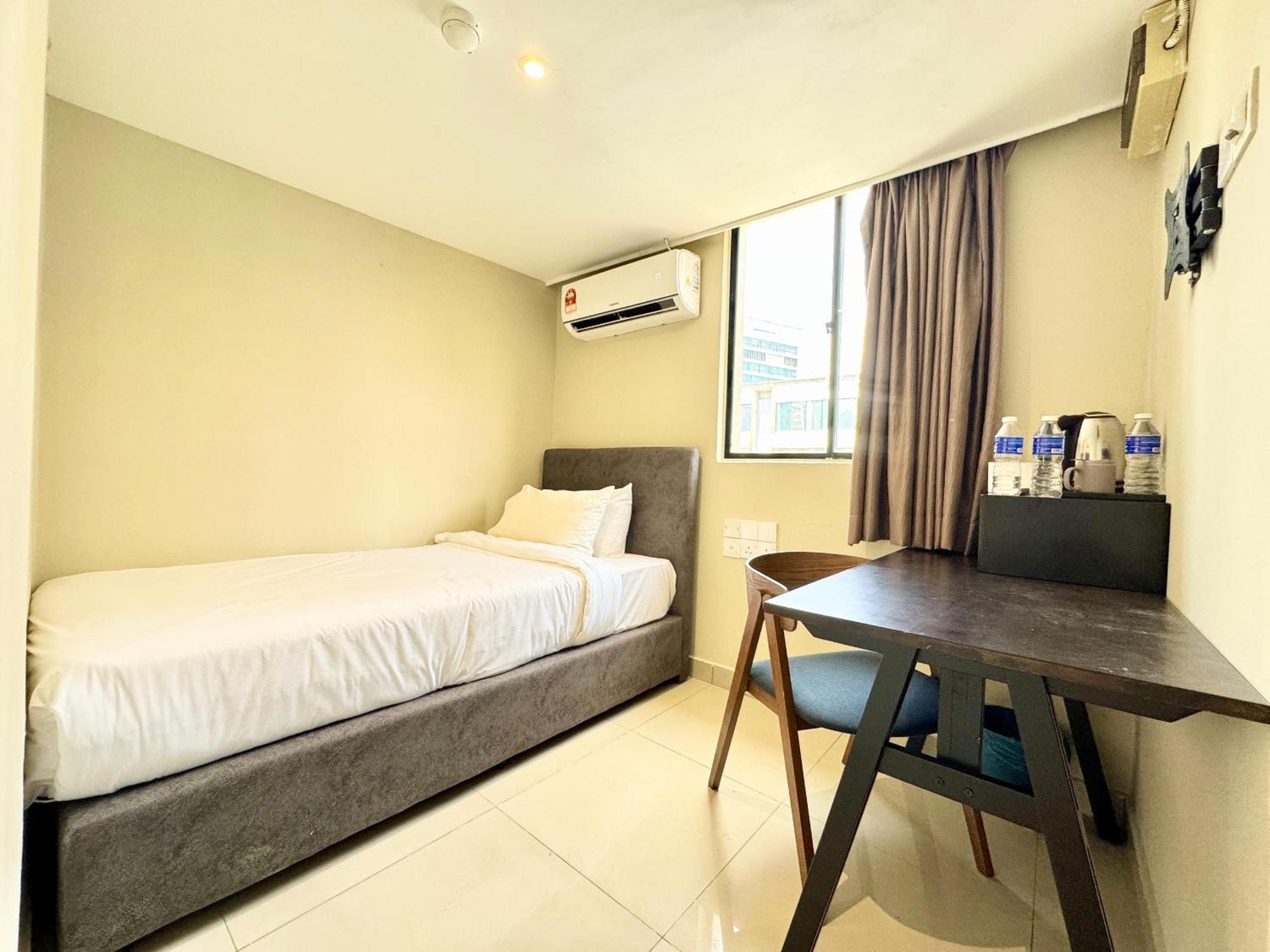 Kingston Hotel 6 - Changkat, Bukit Bintang Куала-Лумпур Екстер'єр фото