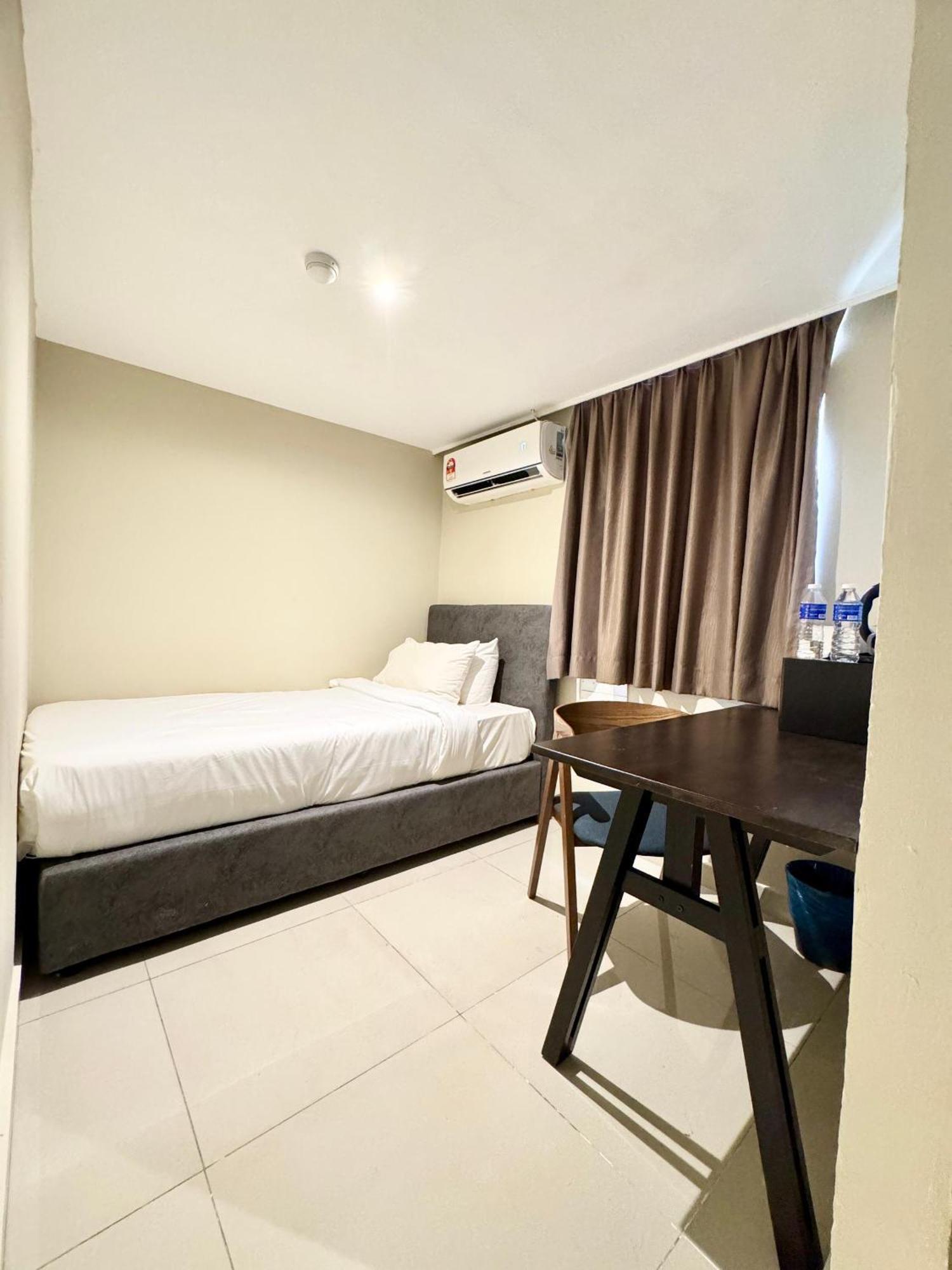 Kingston Hotel 6 - Changkat, Bukit Bintang Куала-Лумпур Екстер'єр фото