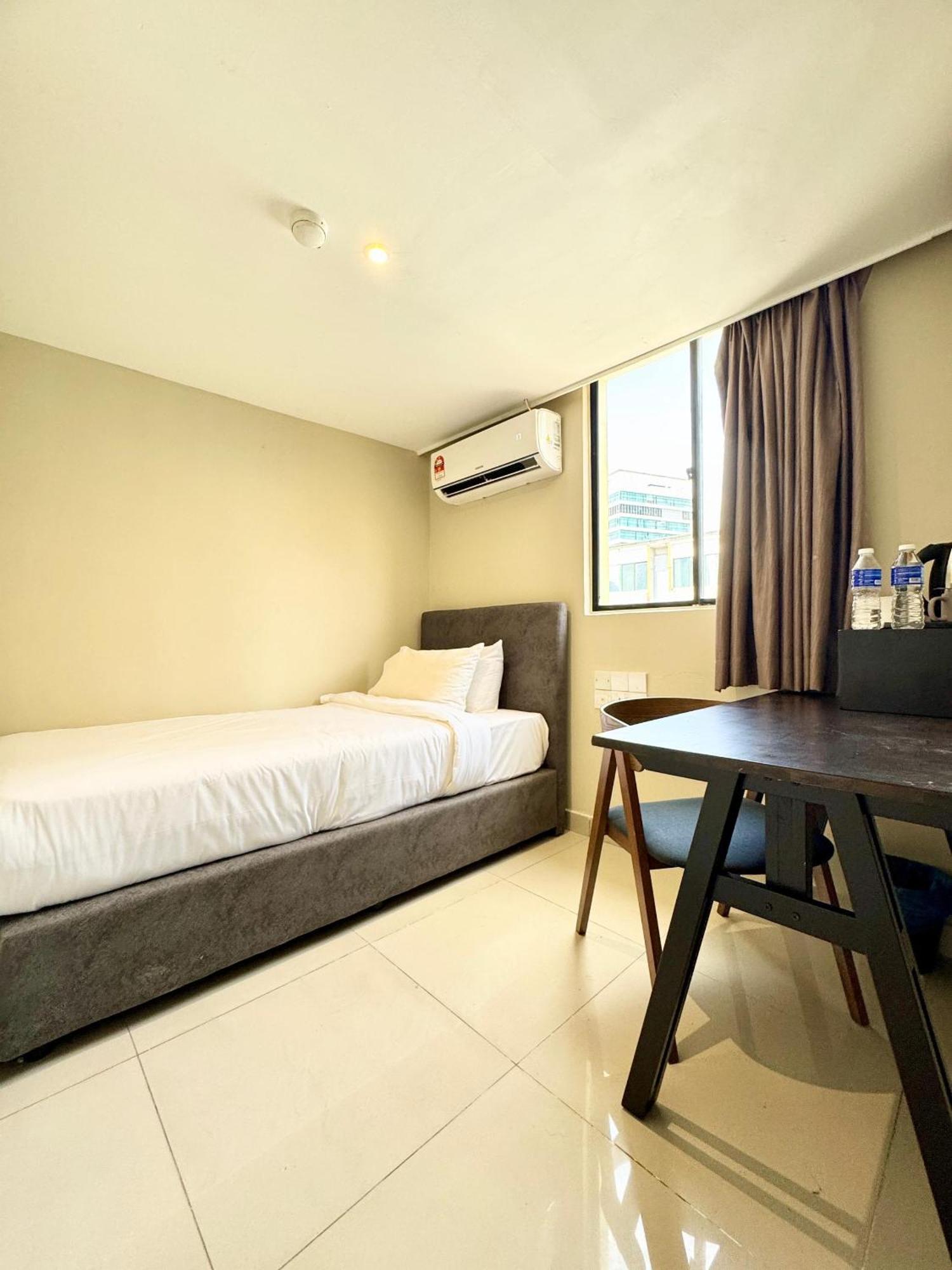 Kingston Hotel 6 - Changkat, Bukit Bintang Куала-Лумпур Екстер'єр фото